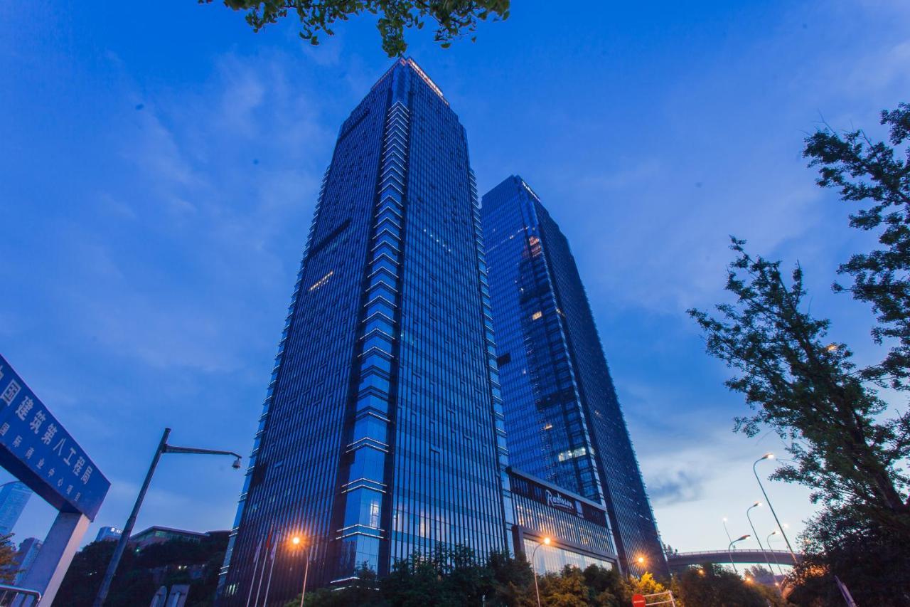 Radisson Blu Plaza Chongqing - Free 2 Bottle Of Local Beer Per Room During Stay Εξωτερικό φωτογραφία