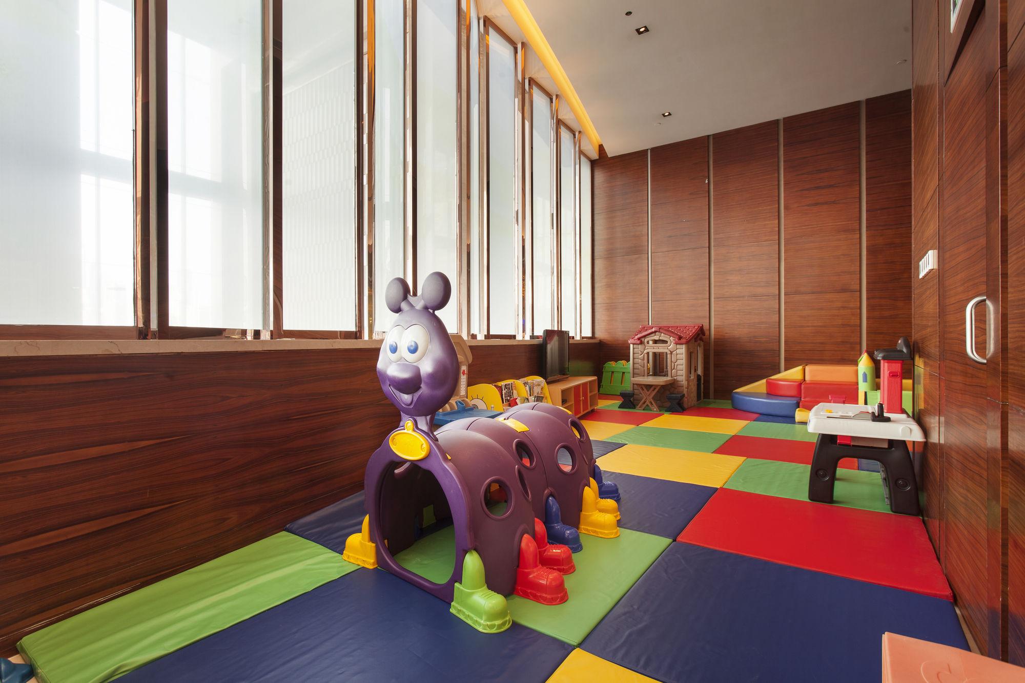 Radisson Blu Plaza Chongqing - Free 2 Bottle Of Local Beer Per Room During Stay Εξωτερικό φωτογραφία