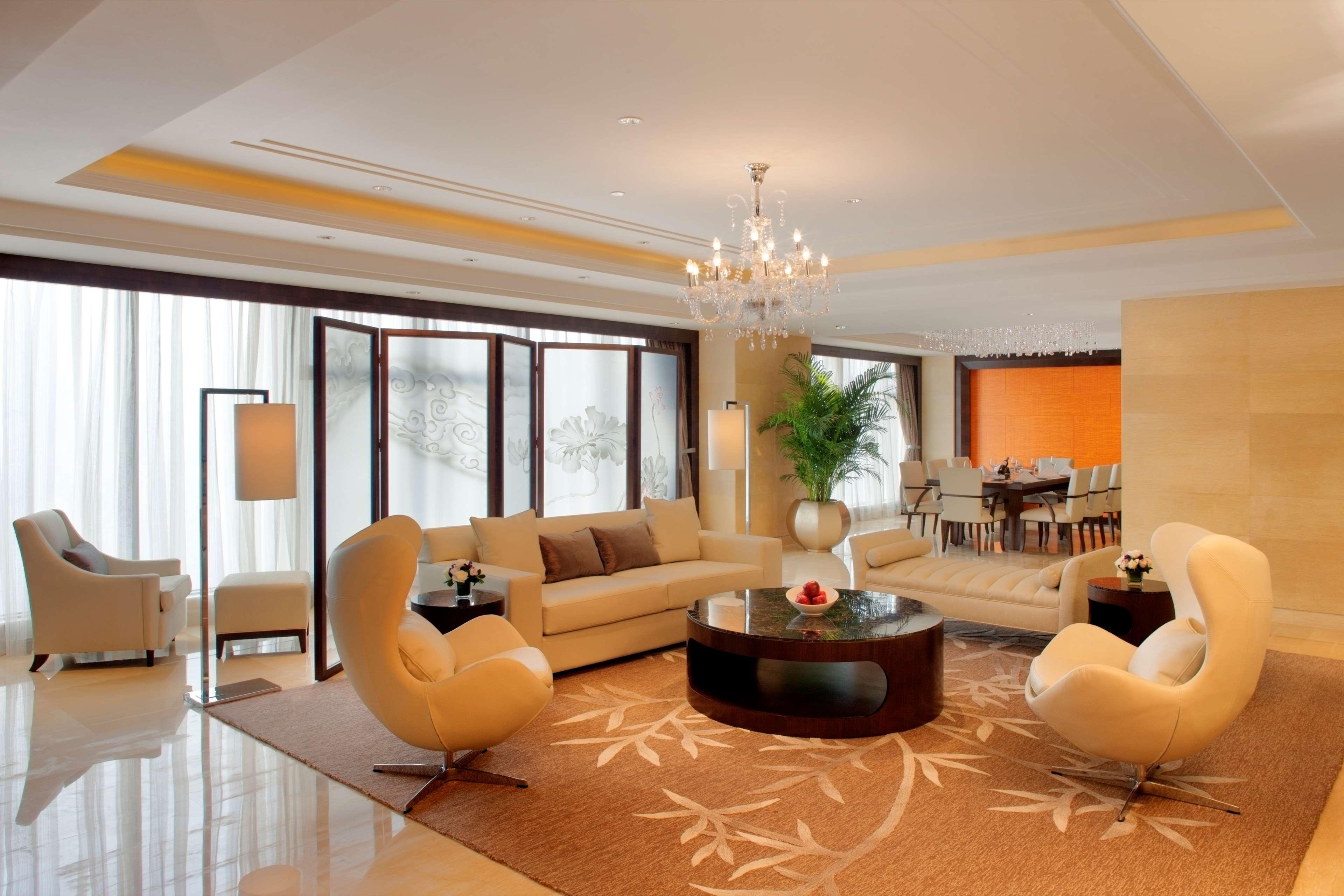 Radisson Blu Plaza Chongqing - Free 2 Bottle Of Local Beer Per Room During Stay Εξωτερικό φωτογραφία