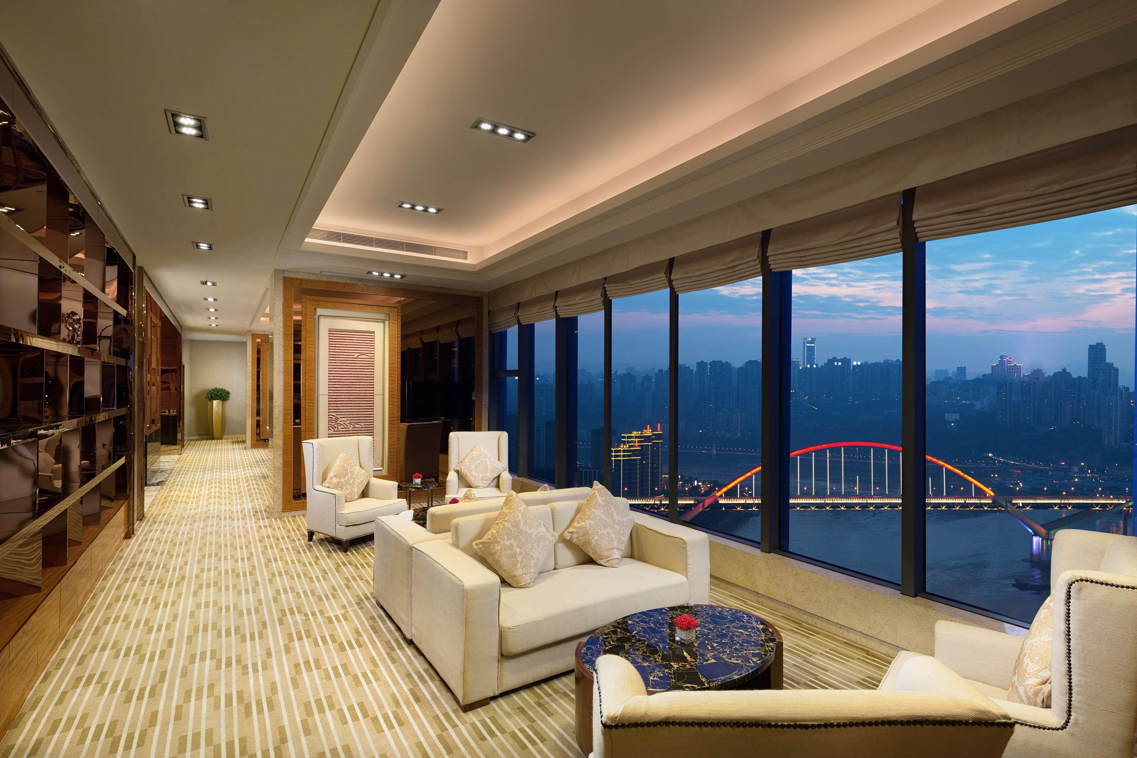 Radisson Blu Plaza Chongqing - Free 2 Bottle Of Local Beer Per Room During Stay Εξωτερικό φωτογραφία