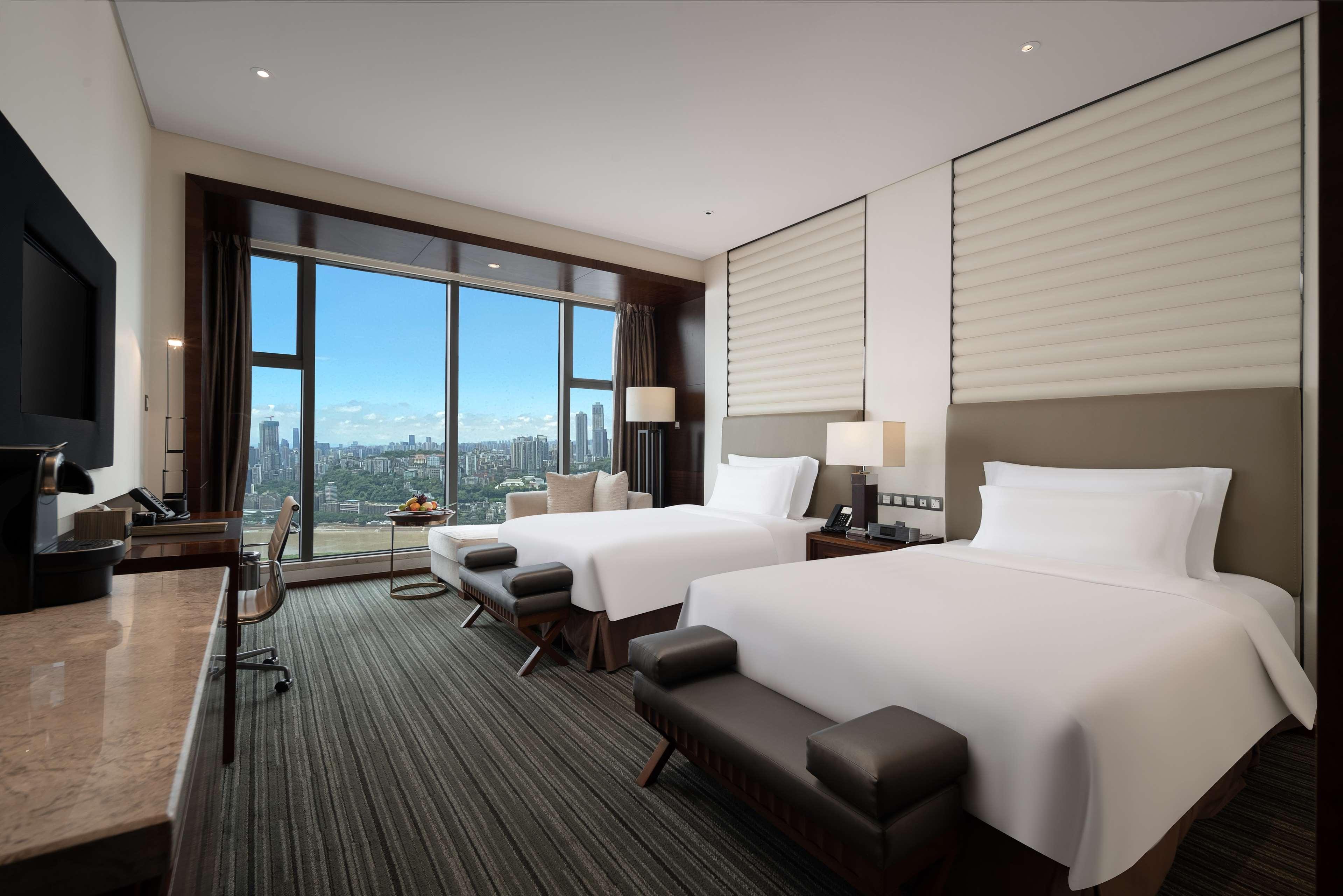Radisson Blu Plaza Chongqing - Free 2 Bottle Of Local Beer Per Room During Stay Εξωτερικό φωτογραφία