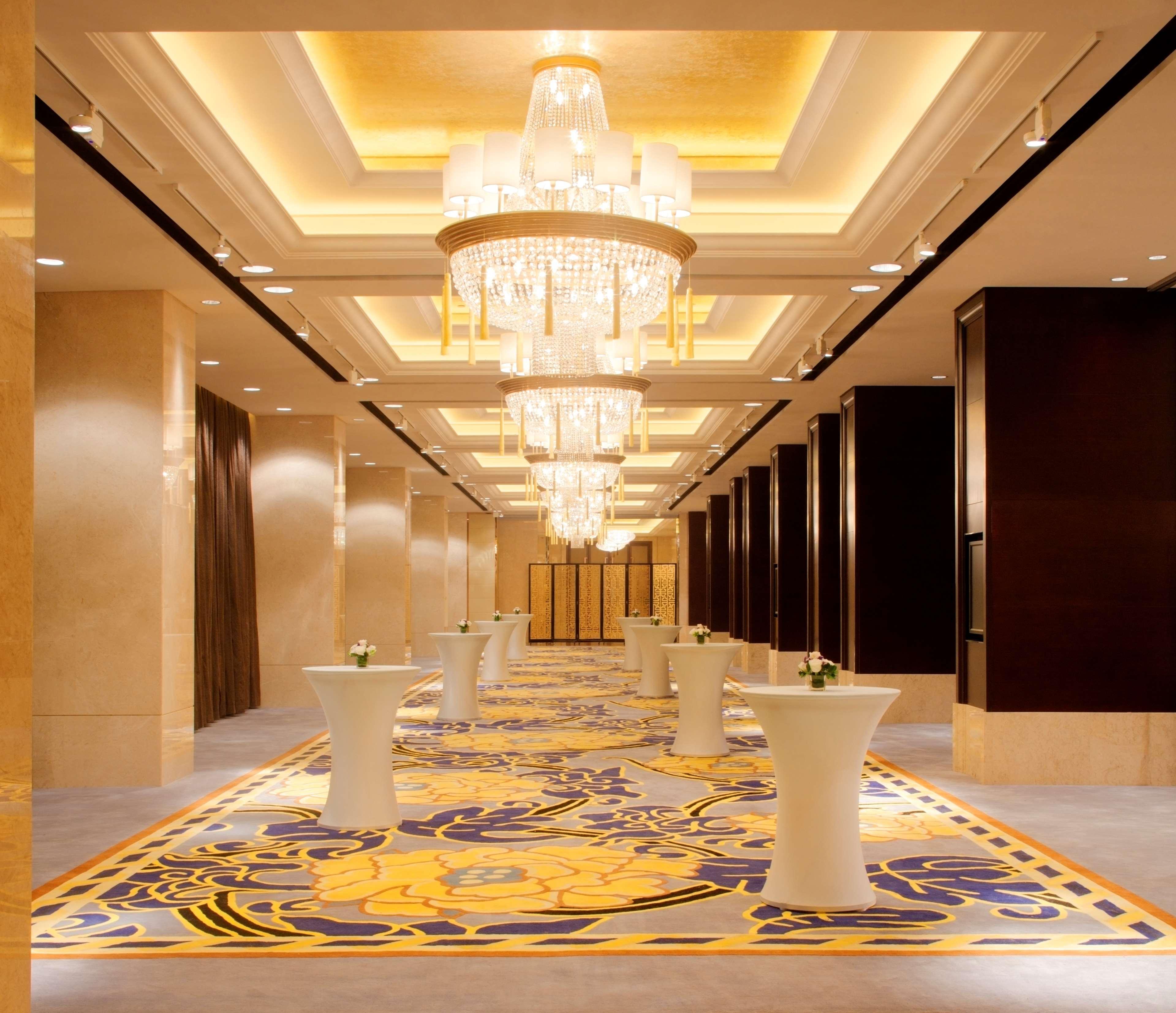 Radisson Blu Plaza Chongqing - Free 2 Bottle Of Local Beer Per Room During Stay Εξωτερικό φωτογραφία
