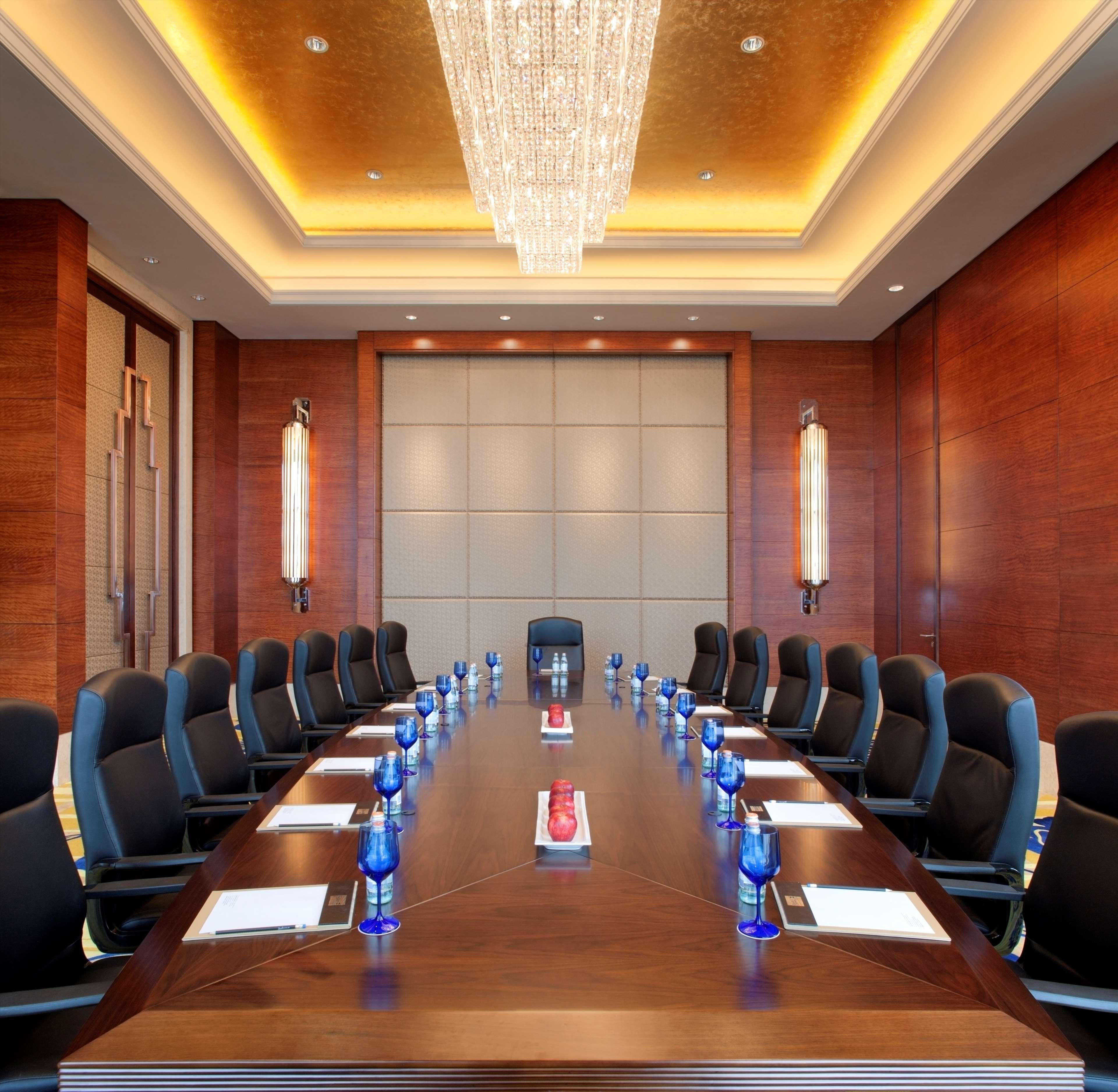 Radisson Blu Plaza Chongqing - Free 2 Bottle Of Local Beer Per Room During Stay Εξωτερικό φωτογραφία
