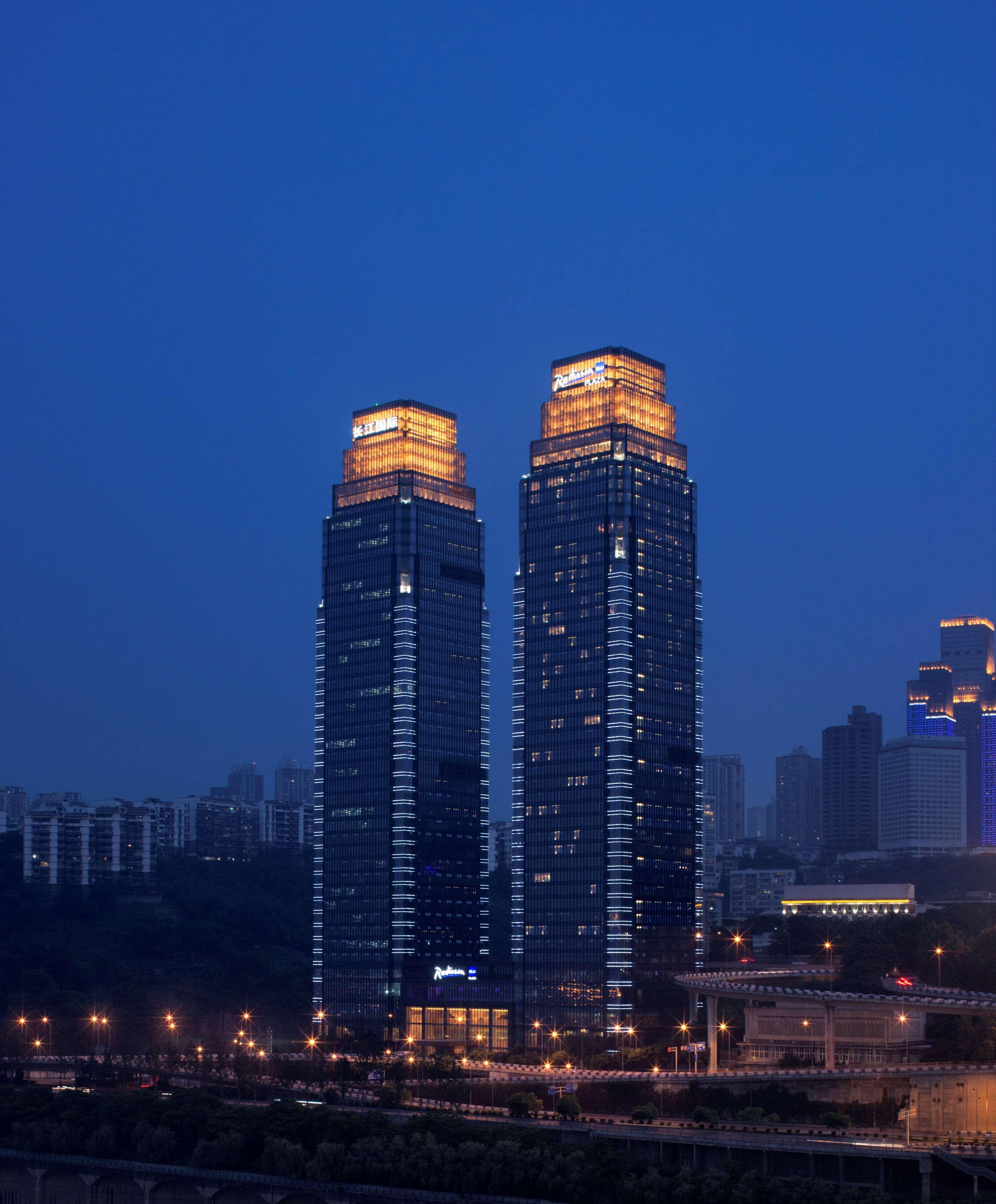 Radisson Blu Plaza Chongqing - Free 2 Bottle Of Local Beer Per Room During Stay Εξωτερικό φωτογραφία