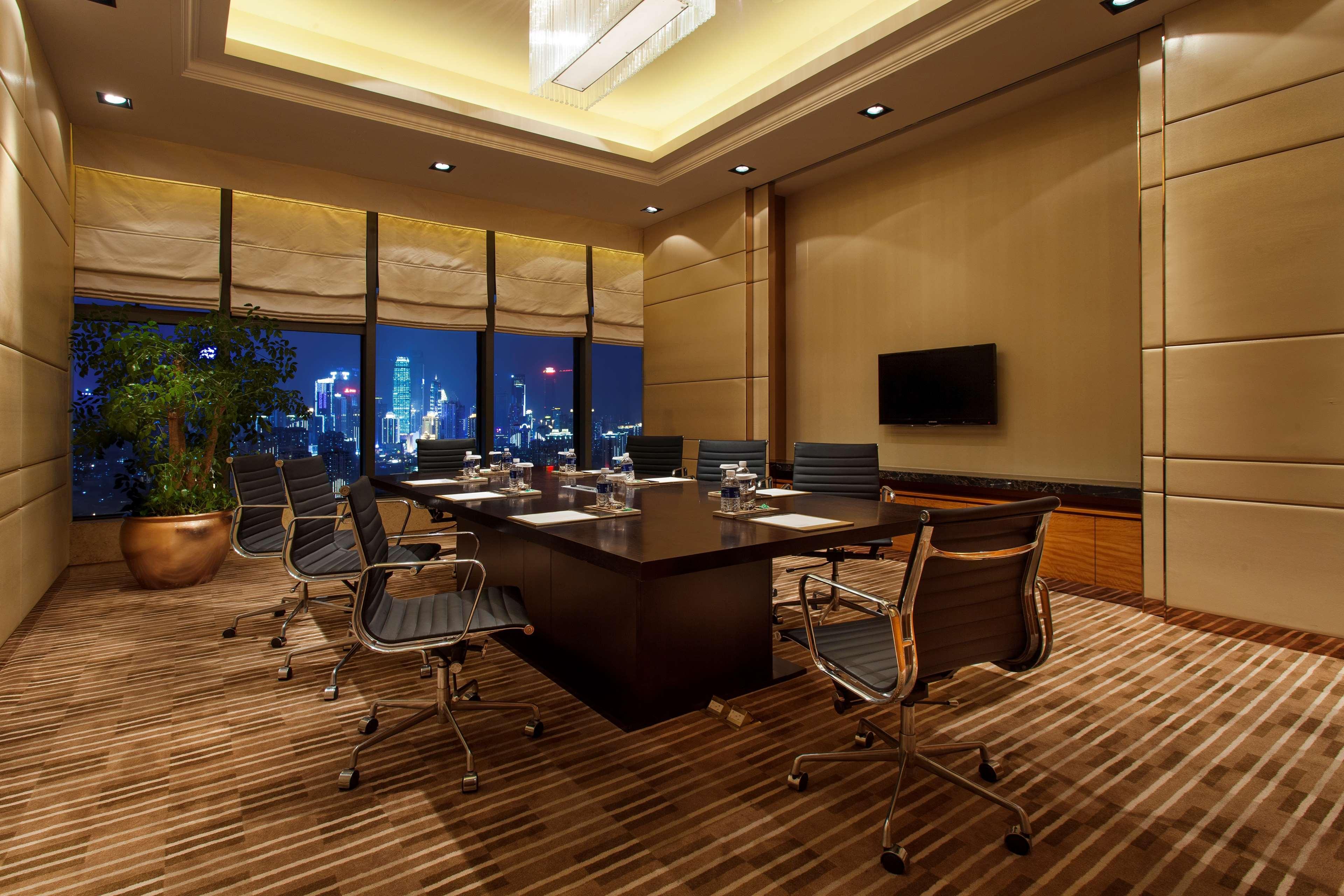 Radisson Blu Plaza Chongqing - Free 2 Bottle Of Local Beer Per Room During Stay Εξωτερικό φωτογραφία
