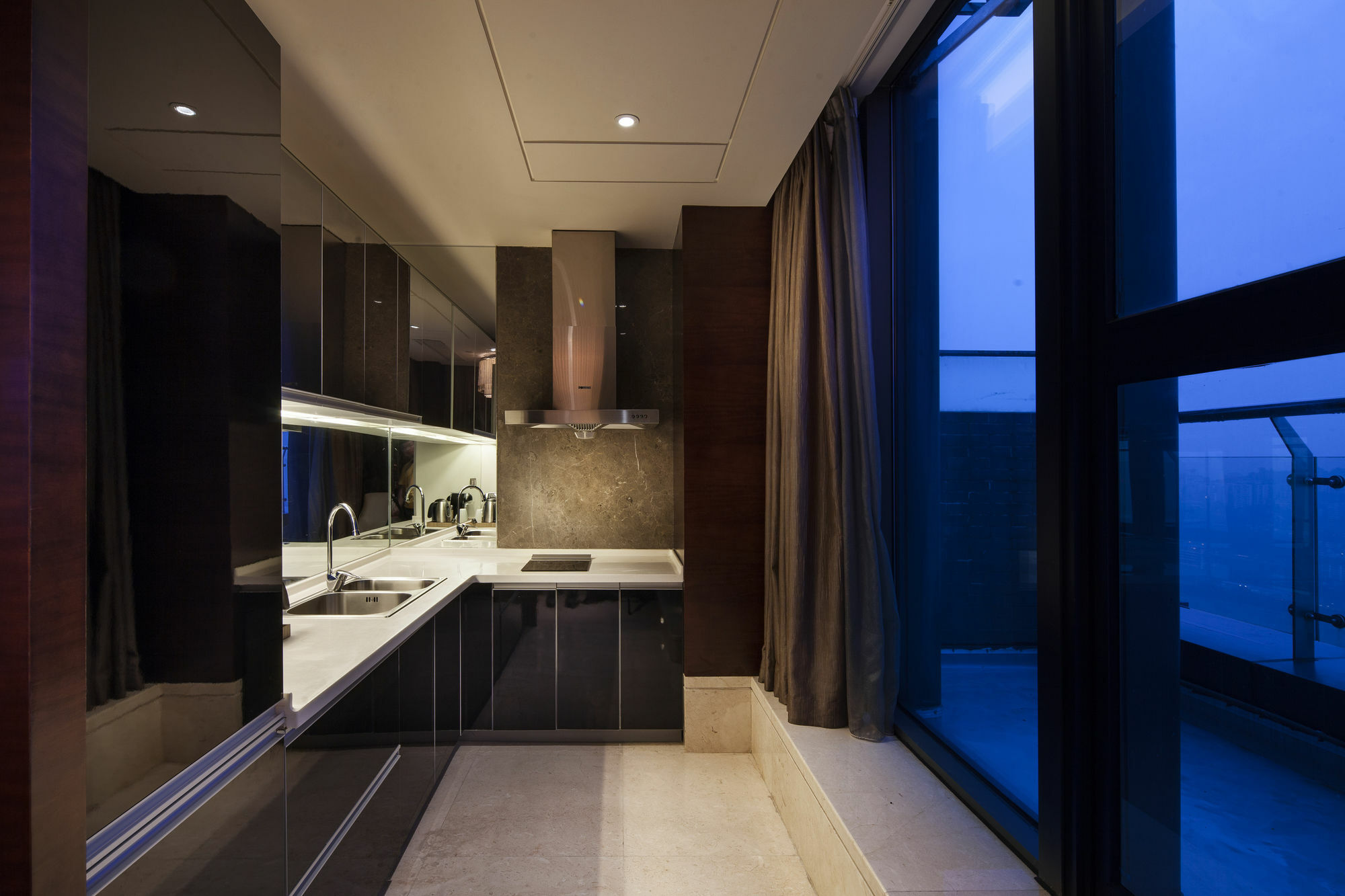 Radisson Blu Plaza Chongqing - Free 2 Bottle Of Local Beer Per Room During Stay Εξωτερικό φωτογραφία