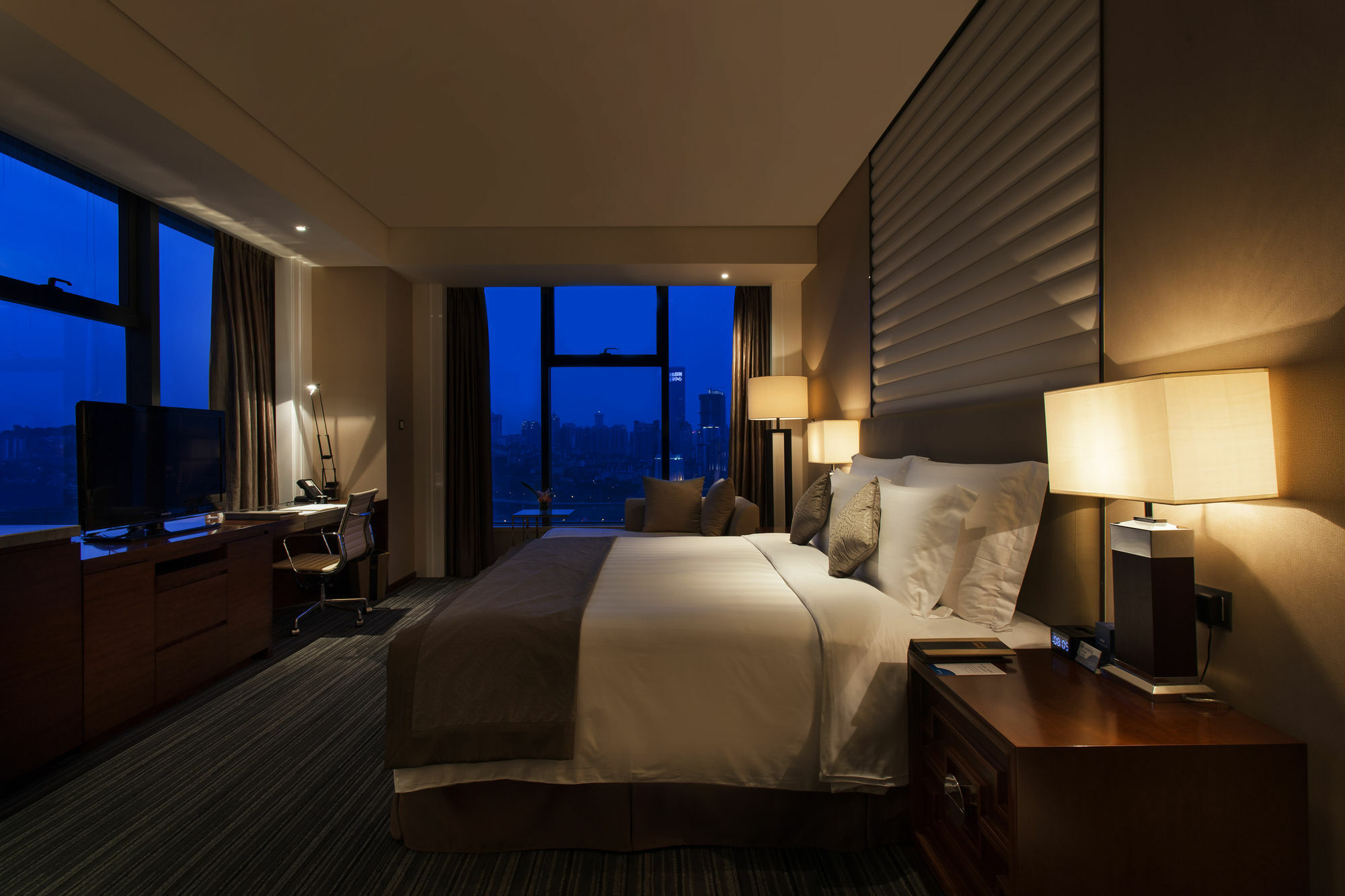 Radisson Blu Plaza Chongqing - Free 2 Bottle Of Local Beer Per Room During Stay Εξωτερικό φωτογραφία